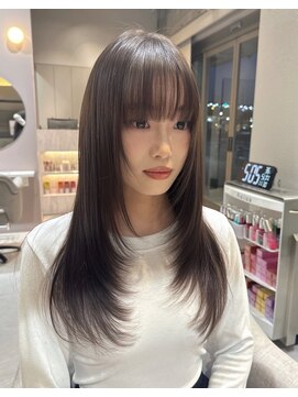 レイヤーカット＋オリーブベージュ