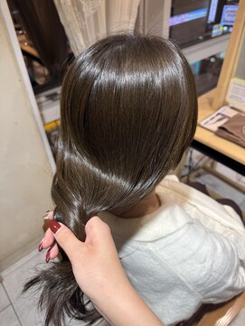 透明感たっぷりオリーブカラー