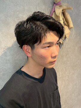 パーミル ヘア クマモト(permille ‰ hair Kumamoto) センターパート×毛流れパーマ