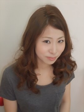 リーフ(Leaf) ストレートヘアアレンジ