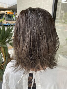 フェリア 池田(FERIA) 【FERIA 池田】スモーキーグレージュ