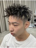 金メッシュツイストパーマ短髪アップバング束感刈り上げ
