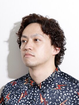 ラヴィニュースタンダードバーバーハナレ 新宿(LAVIE) ミディアムパーマスタイル