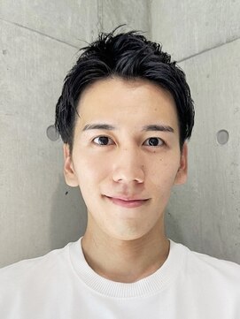 フイ 代々木(Hui) メンズ/アップバング/ツーブロックマッシュ/束感ショート波巻き