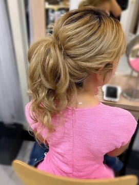 エム 神戸三宮('em) アップ★ポニーテール風