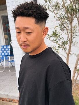 サンディーズバーバーショップ(Sandees) 針金パーマフェード