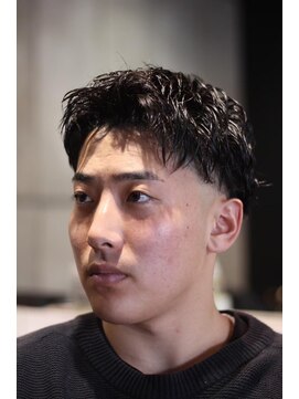 キングスマントーキョー 多摩センター2nd(KINGSMAN TOKYO) アップバングスタイル