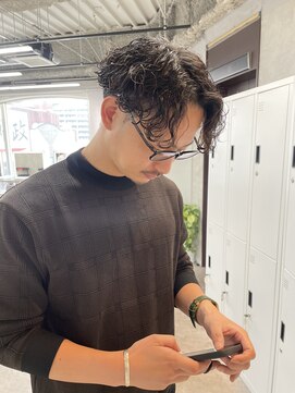 リミットバイアフィナー 大宮店(limit by Afinar) センターパート　波巻きパーマ