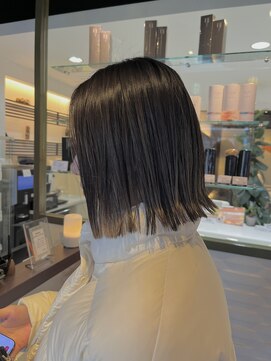 コムズ 藤沢(COM'S) 切りっぱなしボブ