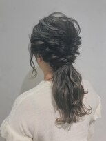 ヴァンクシー バイ ルナ(VANKCY by Luna) 抜け感あり!!くるりんぱ ポニーテールアレンジ