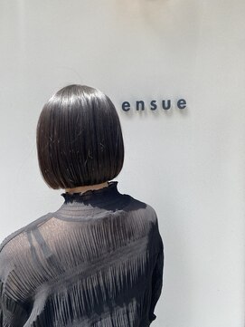 インス(ensue) 小顔補正立体カット×ナチュラル丸みボブ 10代20代30代40代50代