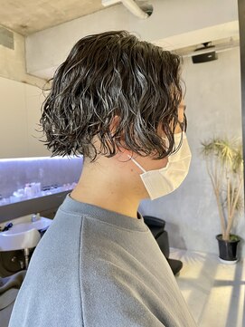 エリマバイフィフス 調布(elima by fifth) 波巻きパーマセンターパートスパイラルパーマ波巻きスパイラル