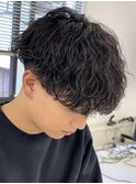 波巻きスパイラルパーマ波巻きパーマセンターパートウルフカット