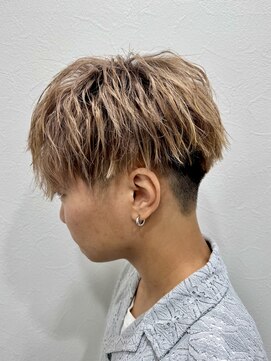 フラグス(FLAGS) メンズカット×ツーブロック×ブリーチ×ミルクティー