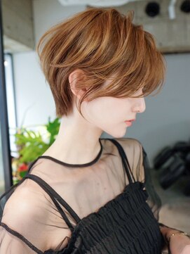 シオン(shion) ショート前髪カットおくれ毛くびれヘア_F30875