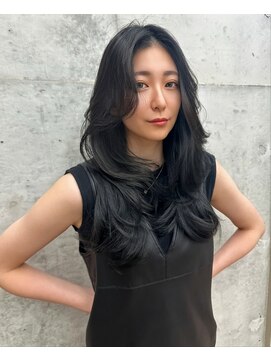 ヌエン 渋谷(NU/EN) 海外ガール風ロングレイヤーカット/バタフライカット/小顔カット