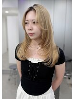 シーシンジュク 新宿南口(Sea shinjuku)&nbsp;セミロングレイヤーカット