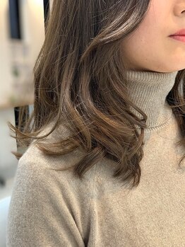 ラヴィエ(La vie)の写真/【元町駅1分】経験豊富なハイキャリアStylistのマンツーマン施術が人気!髪のことを安心してお任せできる♪