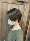 カーキベージュハンサムショート
