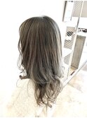 ハイトーングレージュ