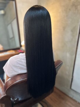 スローネ(THRONE) サラ艶／髪質改善／新宿／ロング