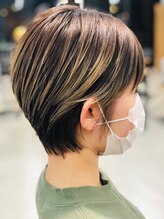 《*ショートヘア*》×《*白髪ぼかしハイライト*》で透け感のあるナチュラルな色味へ＊白髪にお悩みの方に◎