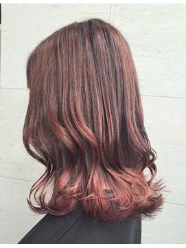 ノミネーション(Nomination) グラデーション×抜け感レッド