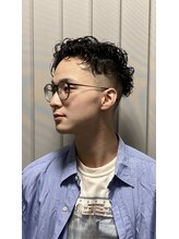 モール(Mole) ツーブロック×パーマ