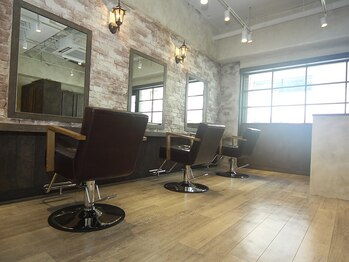 マフティー ヘア エステティクス(MAFTY hair/esthetics)の写真/お客様との時間を大切に、丁寧なカウンセリングを大切にしています。長く通いたくなる穏やかな時間をご提供