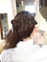 ヘアーデザイン アヴニール(hair design AVENIR) 編み込みリボンスタイル