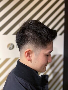 バーバーバー ナカノ(BARBER BAR NAKANO) 20代　フェードスタイル