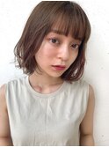 大人かわいいココアブラウンカラーのレイヤーボブ