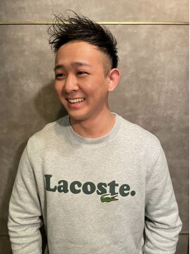 ロバーツヘアー 日野店 遊ばせツーブロショート