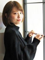 アトリエパーランプ(Atelier par LAMPE)&nbsp;シースルーバングテラコッタ斜めバング耳かけぶつ切りボブr2