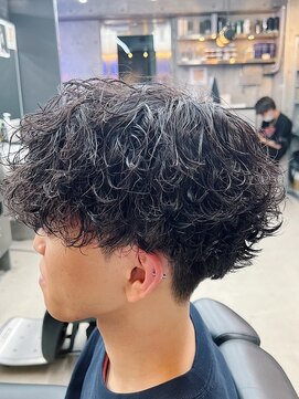 グナスティバイダムディー トウキョウ(GNASTY by DAMDEE TOKYO) ツーブロックマッシュ/波巻き/ハイライト/束感[大宮/理容室]