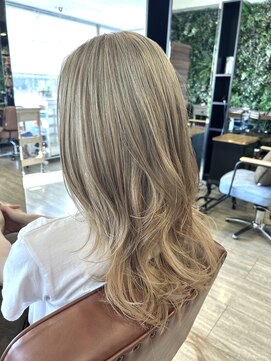 インデペンデンス(independence) 黒髪からのダブルブリーチ