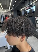 センターパート×ツイストスパイラルパーマ