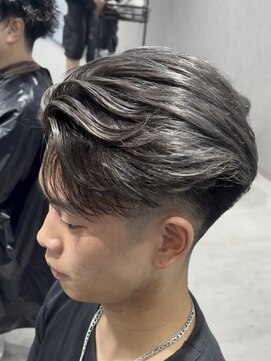 テクト バイアッシュ 吉祥寺店(Tect by Ash) ハイトーンシルバーかきあげヘアセンターパートフェード