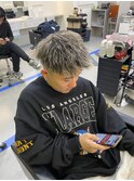 ホワイトハイライト×ツイストパーマ