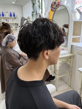 アルターシェリー(aL-ter che'rie) ナチュラルパーマ/スパイキーショート/ブルーブラック　新籾