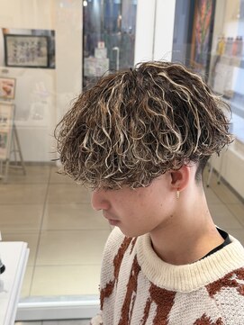 オーシャントーキョー 仙台(OCEAN TOKYO) ハイライト波巻きツイストスパイラルツーブロックメンズパーマ