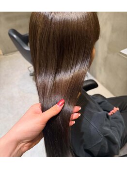 アディクション(ADDICTION)の写真/【質感・手触りに変化】資生堂が提供する最高級トリートメントを使用◎ダメージを受けた髪を健康的な状態に