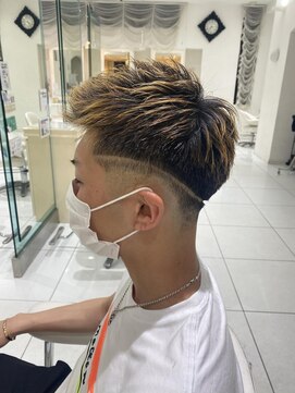 アブニール 我孫子(AVENIR) ベリーショートフェードカット