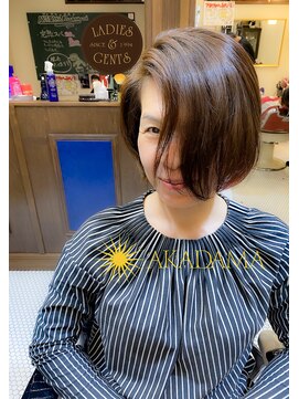 バーバー アカダマ くせ毛をうまく生かした大人ボブ