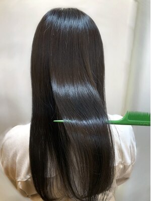 赤坂駅0分◆SNSで話題の髪質改善トリートメントで、髪本来の美しさを引き出します♪毛先まで潤う質感に◎