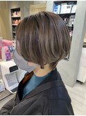 ハンサムショートグレージュグラデーション