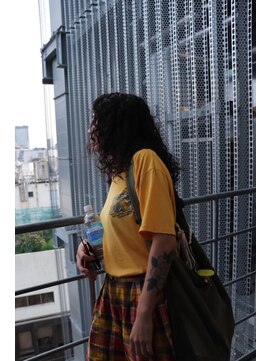 ブロック ジャポン(bloc japon) レディースのミディアムパーマスタイル