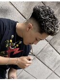 宮城リョータ風パーマホワイトメッシュ極道パーマスキンフェード