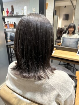 レヴィ 神楽坂(Levi) 肩下外はねボブ