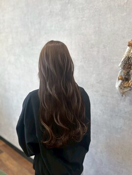 ヘアーワークス ボナ(HAIR WORKS bona.) 気取らず華やかに◎艶×柔らかさを纏うウェーブロング/コテ巻き